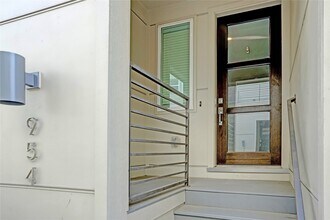 954 W 18th St in Houston, TX - Building Photo - Building Photo