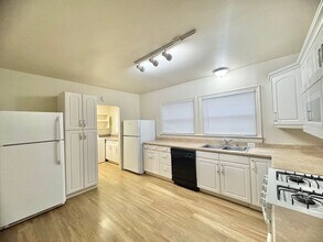 1027 Warner St in Chico, CA - Building Photo - Building Photo