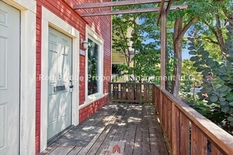 1325 SE Nehalem St in Portland, OR - Building Photo - Building Photo