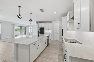 2038 Grove Dr in Naples, FL - Building Photo - Building Photo