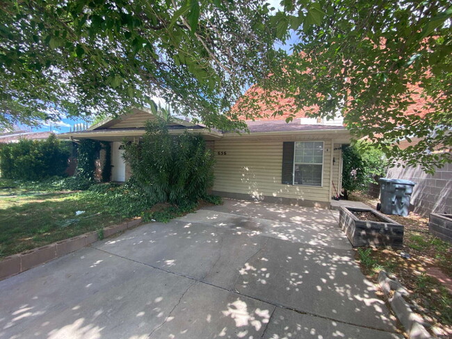 656 Diagonal St