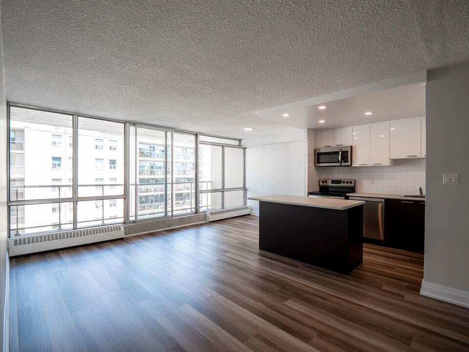 378 Vine in St Catharines, ON - Building Photo