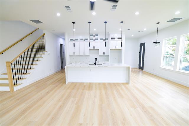 306 E 7th St in Dallas, TX - Building Photo