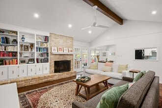 12101 Carmel Park Ln in Austin, TX - Building Photo - Building Photo