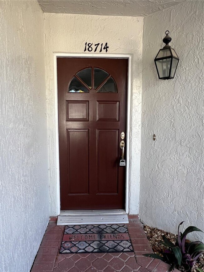 18714 Wimbledon Cir in Lutz, FL - Building Photo - Building Photo