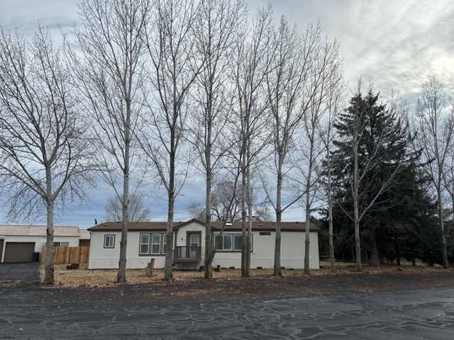 205 S Fairway St, Unit A in Odessa, WA - Building Photo