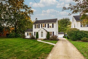 1140 Trumbull Ave SE in Warren, OH - Building Photo