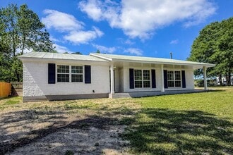 7142 State Hwy 75 S in Huntsville, TX - Building Photo - Building Photo