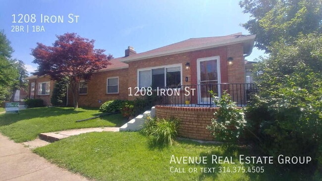 1204-1208 Iron St in St. Louis, MO - Foto de edificio - Building Photo