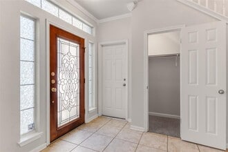 8310 Broken Branch Dr in Round Rock, TX - Building Photo - Building Photo