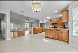484 NW 232nd Terrace in Newberry, FL - Building Photo - Building Photo
