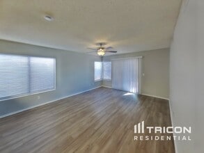 5262 Willowhaven Ave in Las Vegas, NV - Foto de edificio - Building Photo