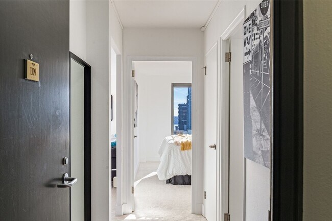 1105 Spring St in Seattle, WA - Building Photo - Building Photo