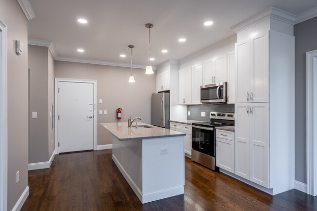 Washington Square at Hickory