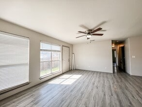 130 Long Ln in Canyon Lake, TX - Building Photo - Building Photo