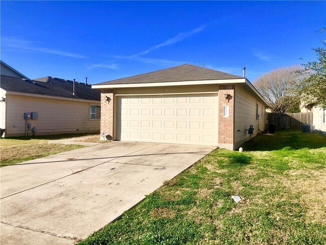 13020 Date Palm Trail in Elgin, TX - Building Photo - Building Photo