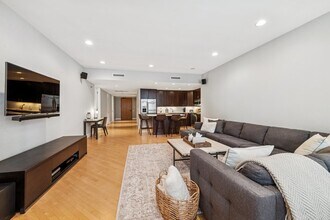 680 N Lake Shore Dr in Chicago, IL - Foto de edificio - Building Photo