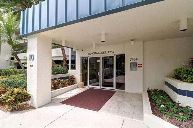 7984 Sailboat Key Blvd S in South Pasadena, FL - Building Photo - Building Photo