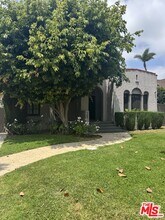 107 S Lucerne Blvd in Los Angeles, CA - Building Photo - Building Photo