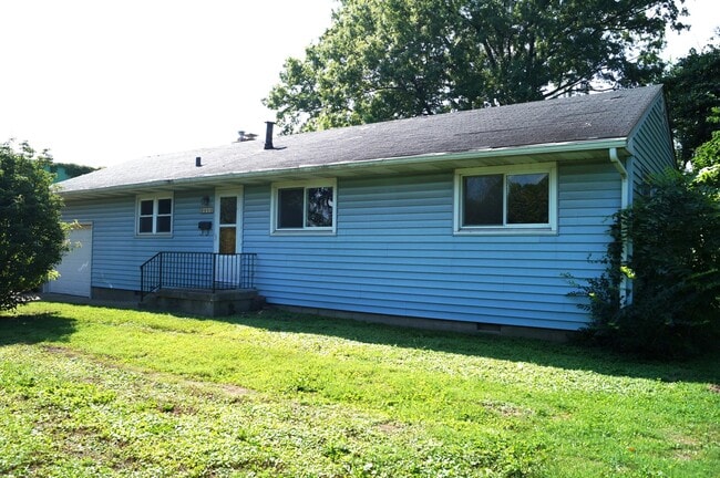 property at 2612 E Edwards Row
