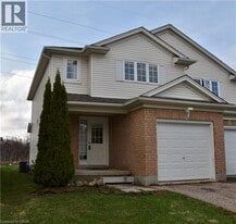 600 Brandenburg Blvd in Waterloo, ON - Building Photo