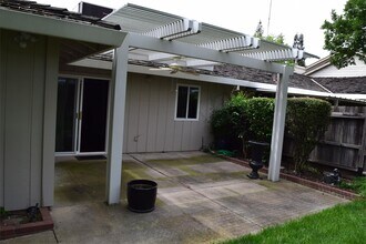 5642 Cypress Point Dr in Citrus Heights, CA - Building Photo - Building Photo