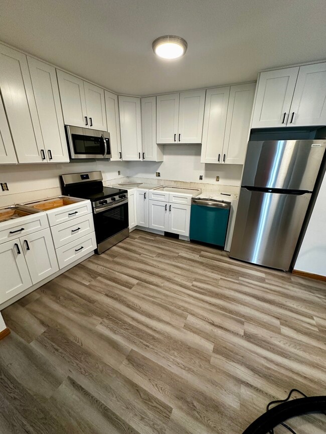 property at 1115 N Windsor Ave