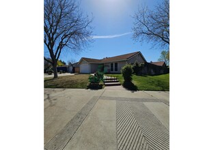 1821 S Willow Creek Dr in Tracy, CA - Building Photo - Building Photo