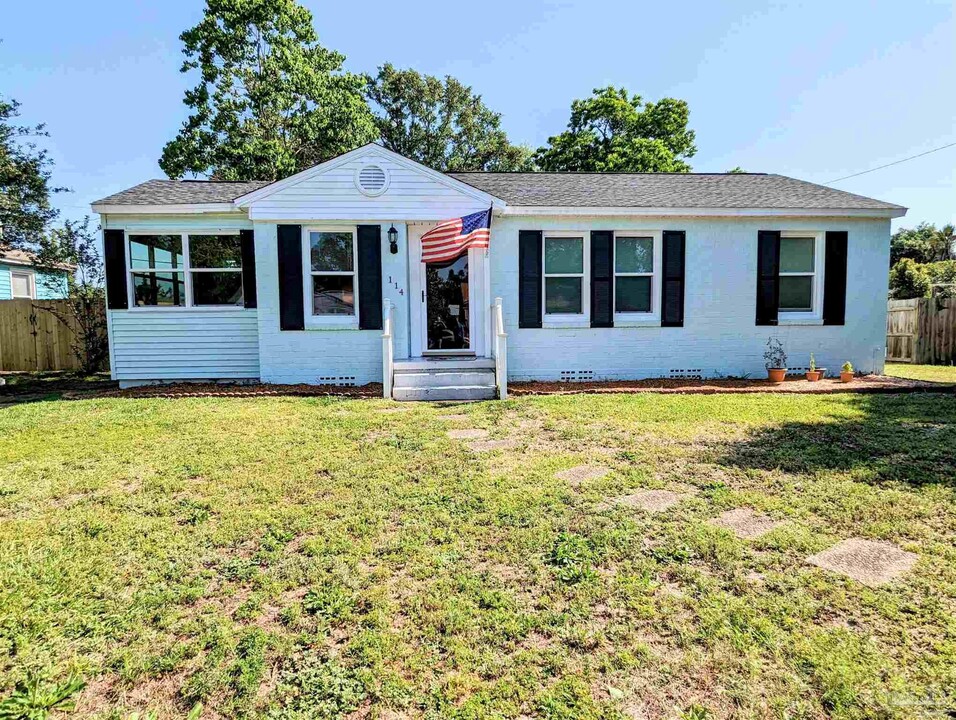 114 SE Kalash Rd in Pensacola, FL - Building Photo