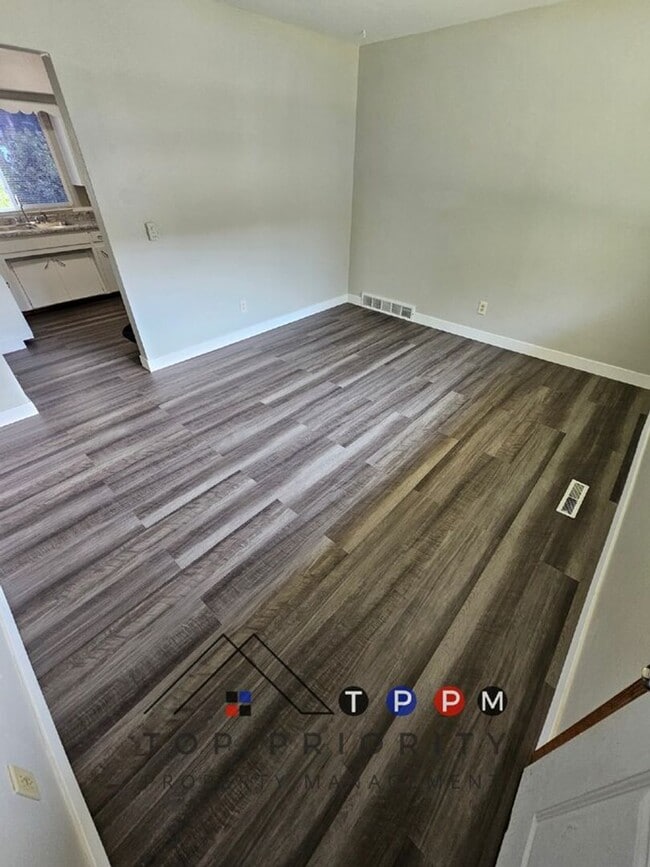 211 Fereday Ct in Waterloo, IA - Building Photo - Building Photo