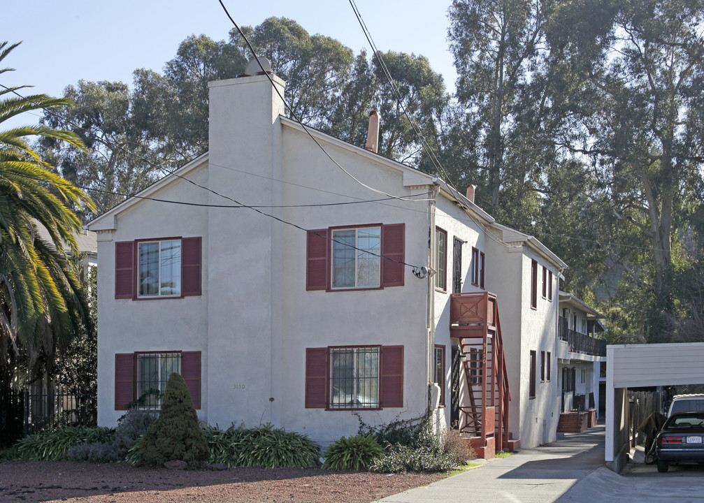 Colonial in Oakland, CA - Building Photo