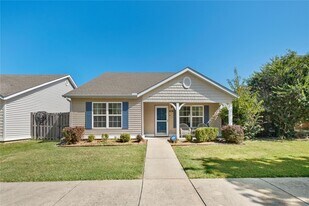 4462 W Alberta St in Fayetteville, AR - Building Photo