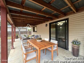 5543 Sunup Dr in San Antonio, TX - Building Photo - Building Photo