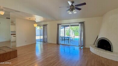 4844 E Sunrise Dr in Phoenix, AZ - Building Photo - Building Photo