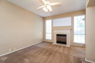 10705 Camelot Dr in Frisco, TX - Foto de edificio - Building Photo