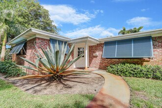 705 Osprey Way in North Palm Beach, FL - Building Photo - Building Photo