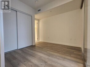 120 Broadway Ave in Toronto, ON - Building Photo - Building Photo