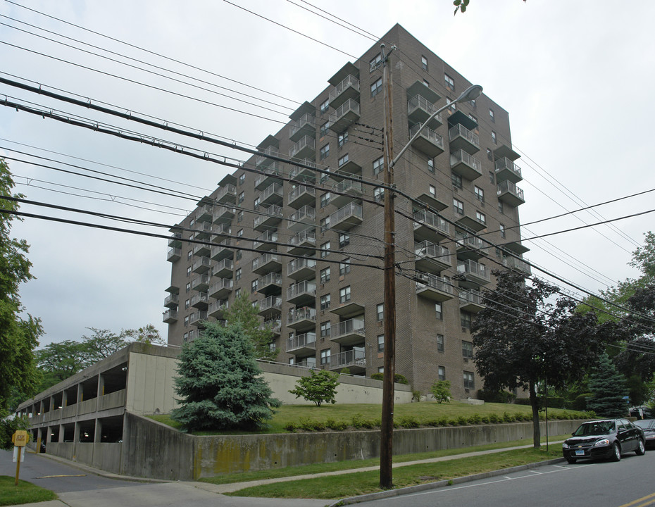 The Royal View in White Plains, NY - Building Photo