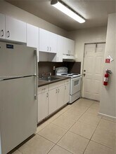 221 NW 11th Ave in Fort Lauderdale, FL - Building Photo - Building Photo