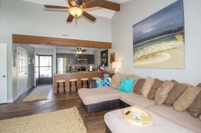 108 Robinwood Dr in Lake Ozark, MO - Building Photo - Building Photo