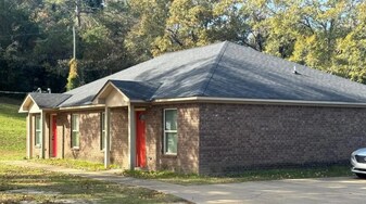 1311 17th Ave in Phenix City, AL - Building Photo