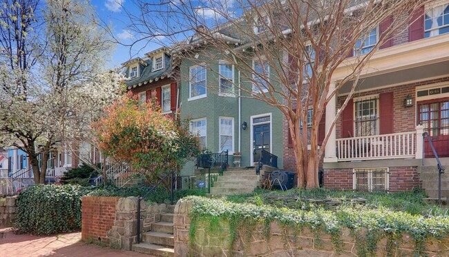 property at 643 E St NE