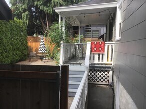 1615 SE 37th Ave in Portland, OR - Foto de edificio - Building Photo