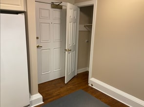 100 W Court St, Unit 1D in Greenville, SC - Foto de edificio - Building Photo