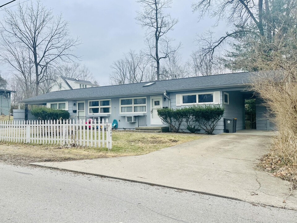 1904 E Maxwell Ln in Bloomington, IN - Building Photo