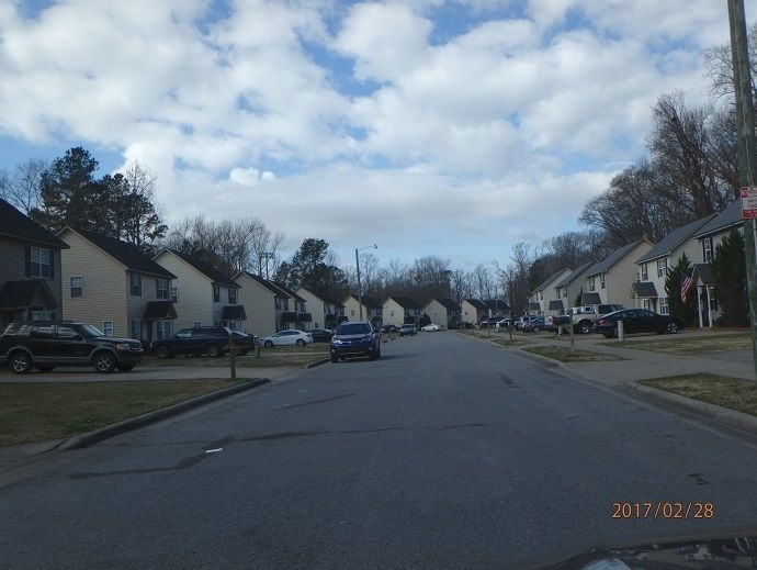 115 Stratford Rd in Greenville, NC - Foto de edificio