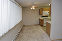 Walter Estates & Valley West Apartments in Sioux Falls, SD - Foto de edificio - Interior Photo