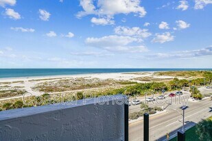 101 Benjamin Franklin Dr in Sarasota, FL - Building Photo