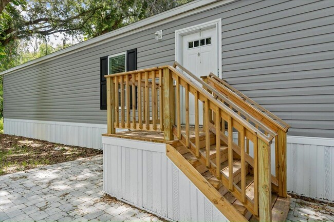 89 Tower Manor Cir E in Auburndale, FL - Building Photo - Building Photo