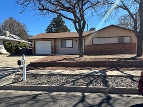 13412 Turquoise Ave NE in Albuquerque, NM - Building Photo - Building Photo